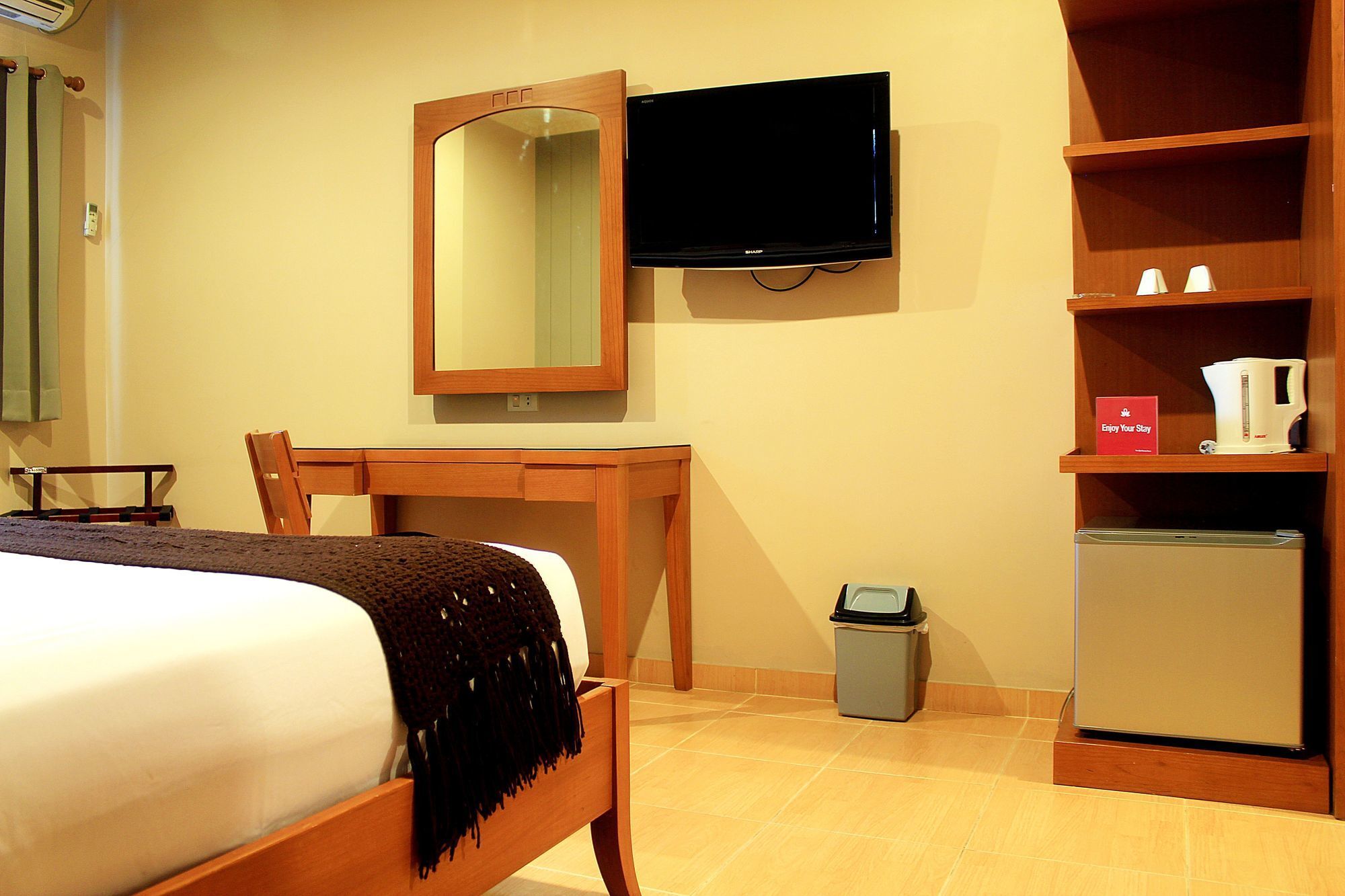 Zen Rooms Bukit Tunggul Bandung Exterior foto
